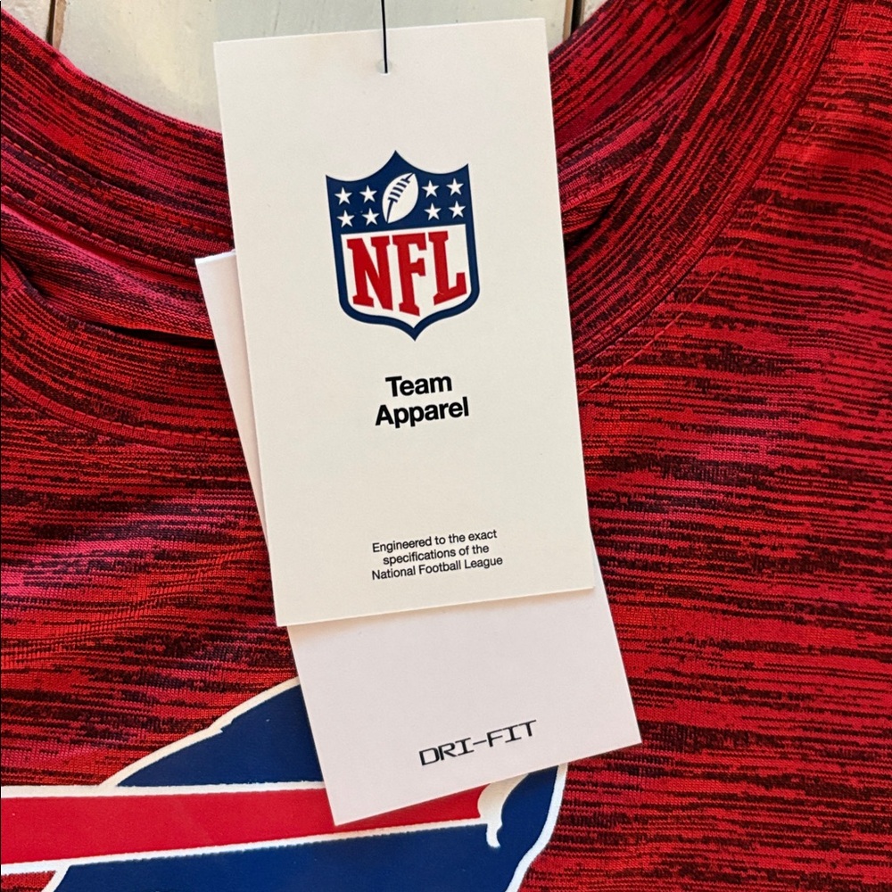 Nike Red Buffalo Bills Tee, Medium, NWT - Picture 3 of 8